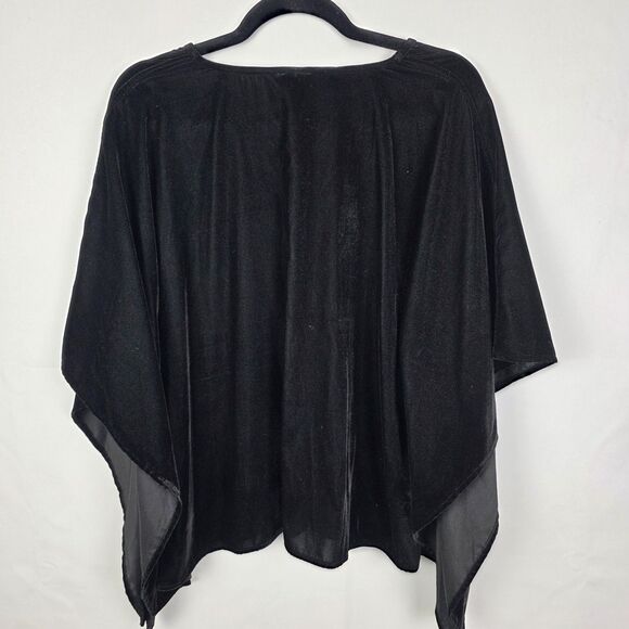 NWT Chico's Velvet Poncho Top - Black Lace Trim Boho Blouse Size S/M Evening - Picture 2 of 6